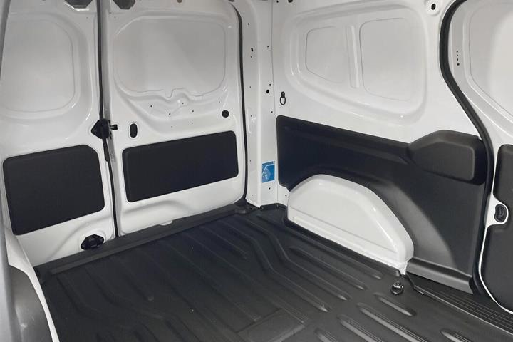 Hvid Nissan Townstar fra 2026