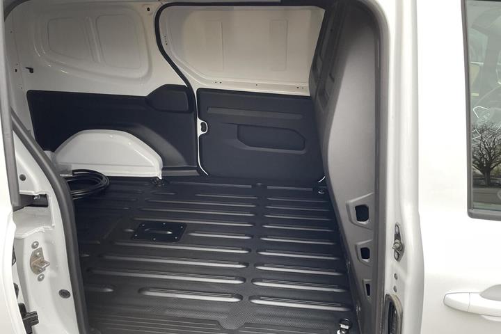 Hvid Nissan Townstar fra 2026