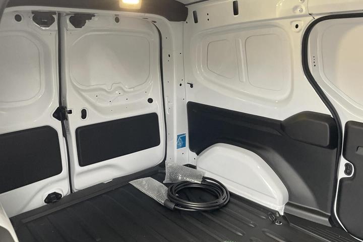 Hvid Nissan Townstar fra 2026
