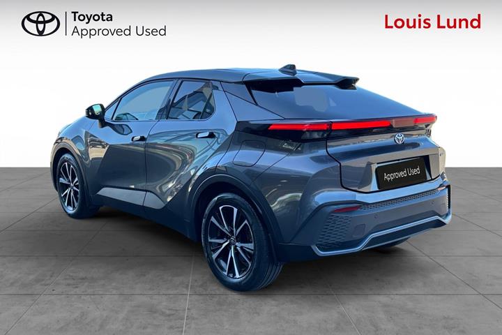 Grå Toyota C-HR fra 2024