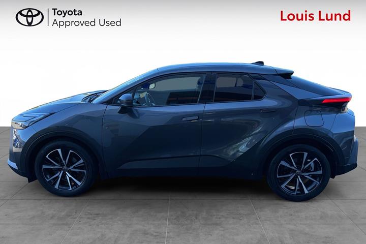Grå Toyota C-HR fra 2024