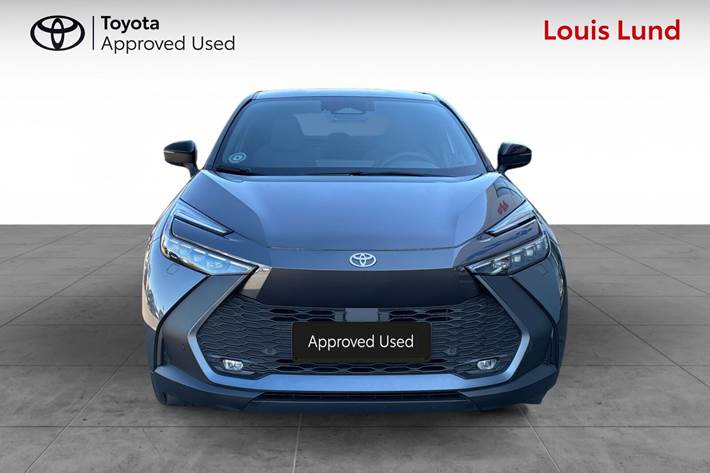 Grå Toyota C-HR fra 2024