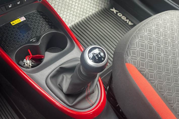 Rød Toyota Aygo X fra 2023