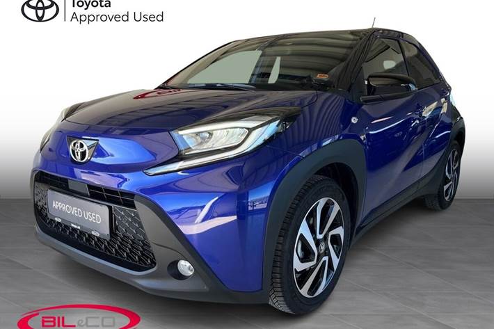 Blå Toyota Aygo X fra 2025