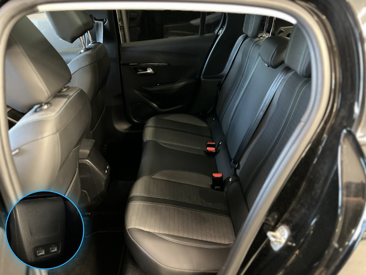 Sort Peugeot 208 fra 2020