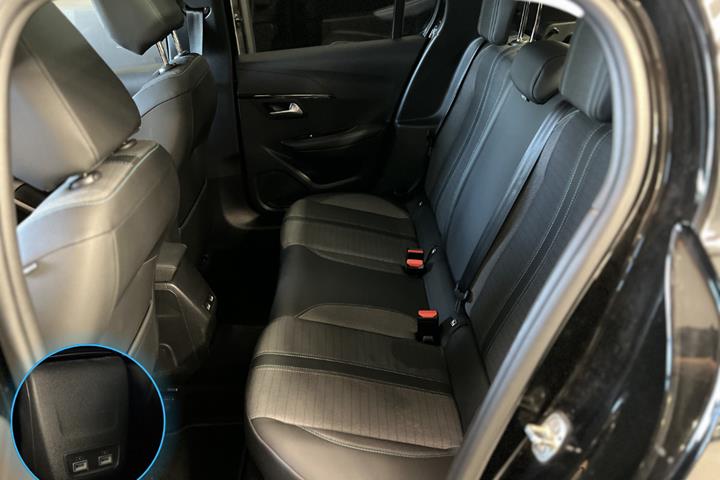 Sort Peugeot 208 fra 2020