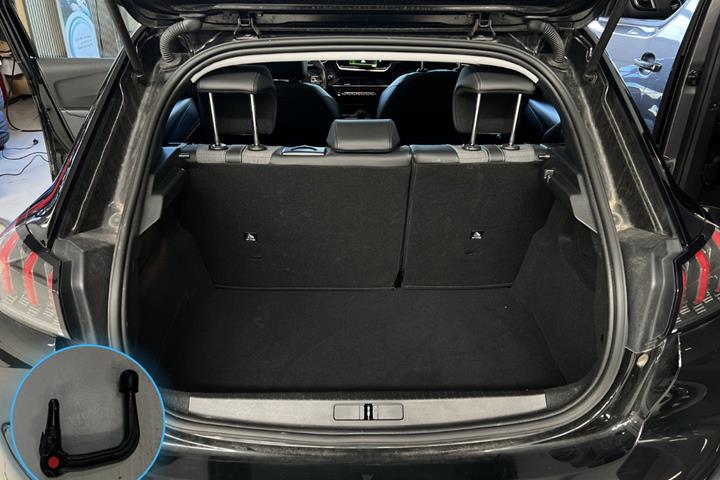 Sort Peugeot 208 fra 2020