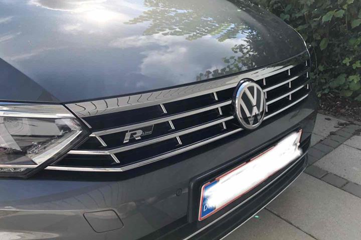 Grå VW Passat fra 2017