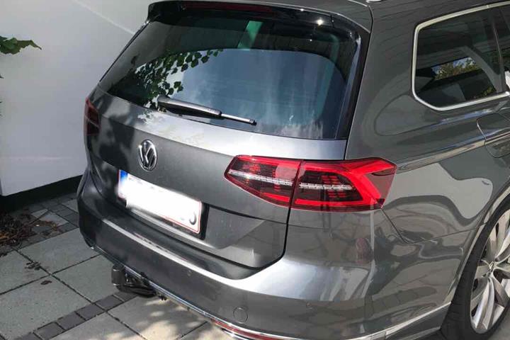 Grå VW Passat fra 2017