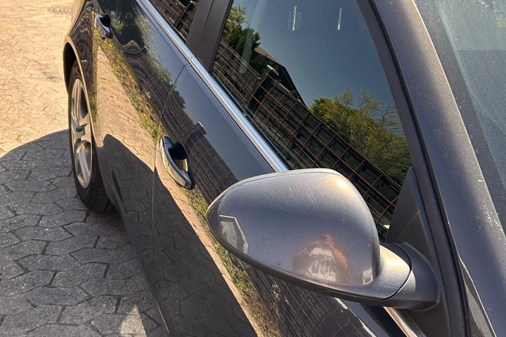 Grå Opel Insignia fra 2015