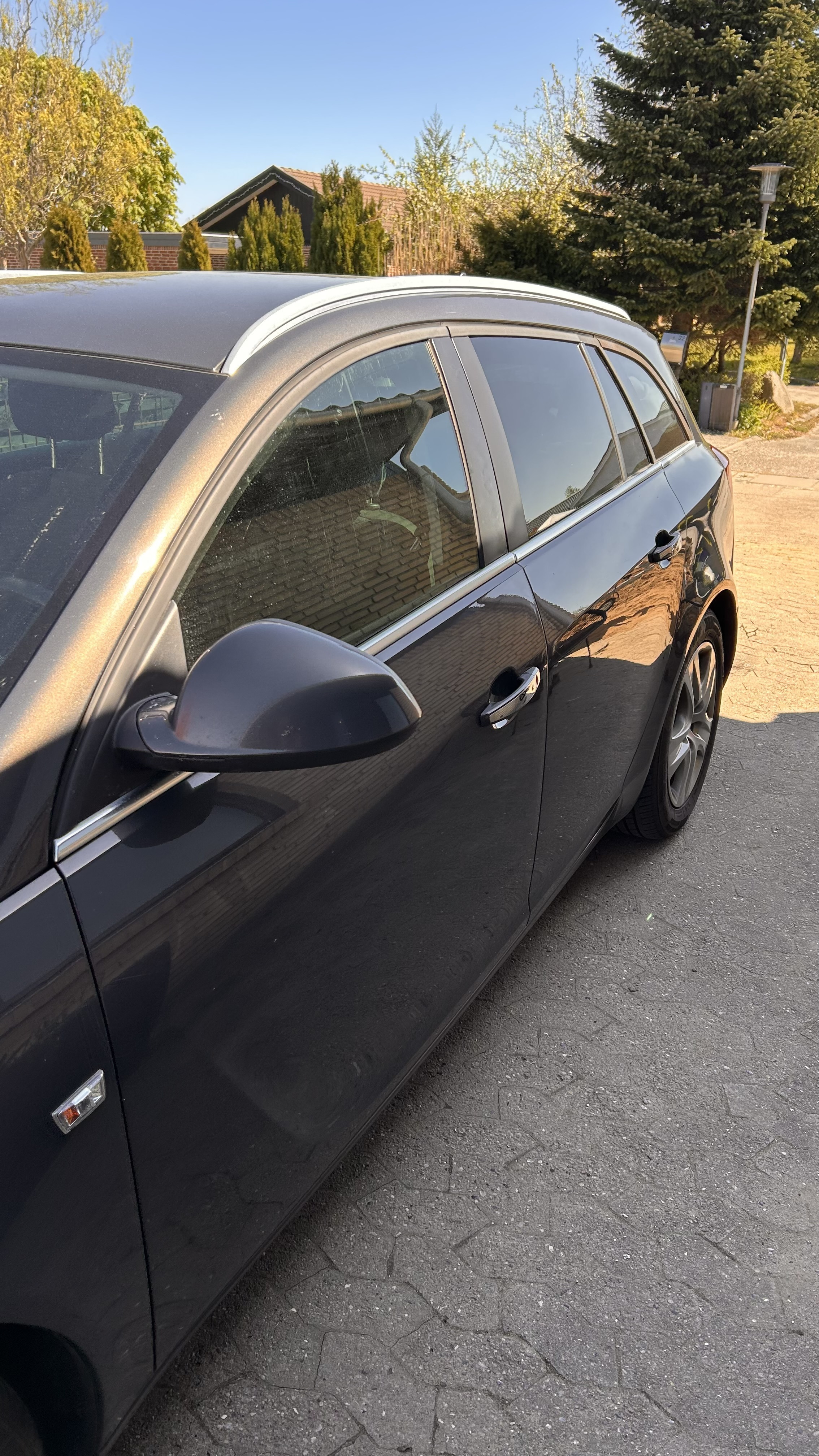Grå Opel Insignia fra 2015