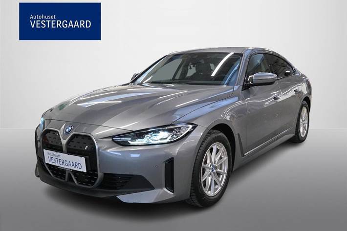 Grå BMW i4 fra 2024