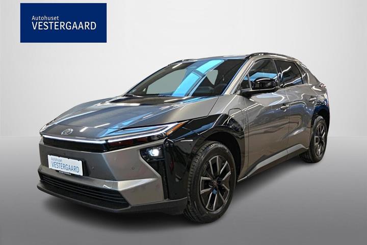 Grå Toyota BZ4X fra 2026 set udefra