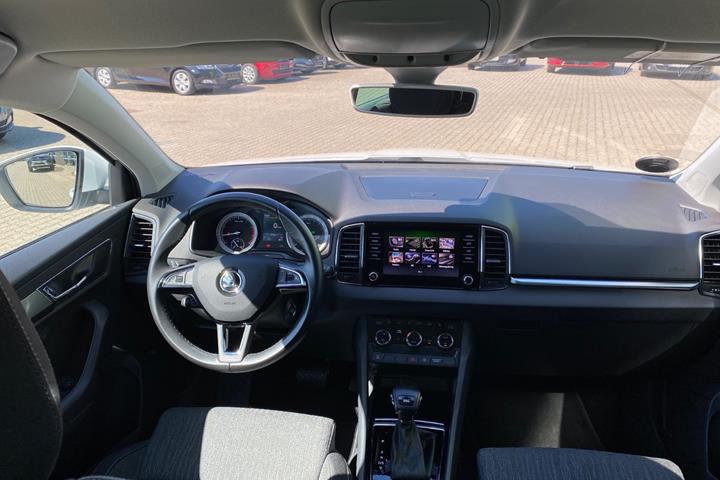 Hvid Skoda Karoq fra 2018