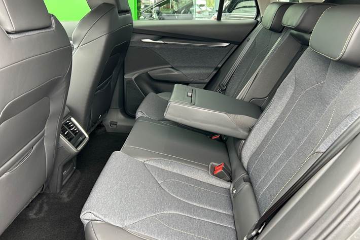 Grå Skoda Elroq fra 2026