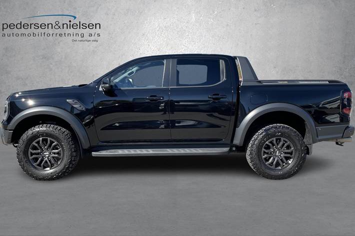 Sort Ford Ranger Raptor fra 2023 set udefra