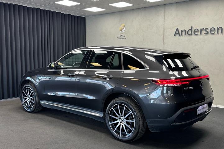 Grå Mercedes EQC 400 fra 2021