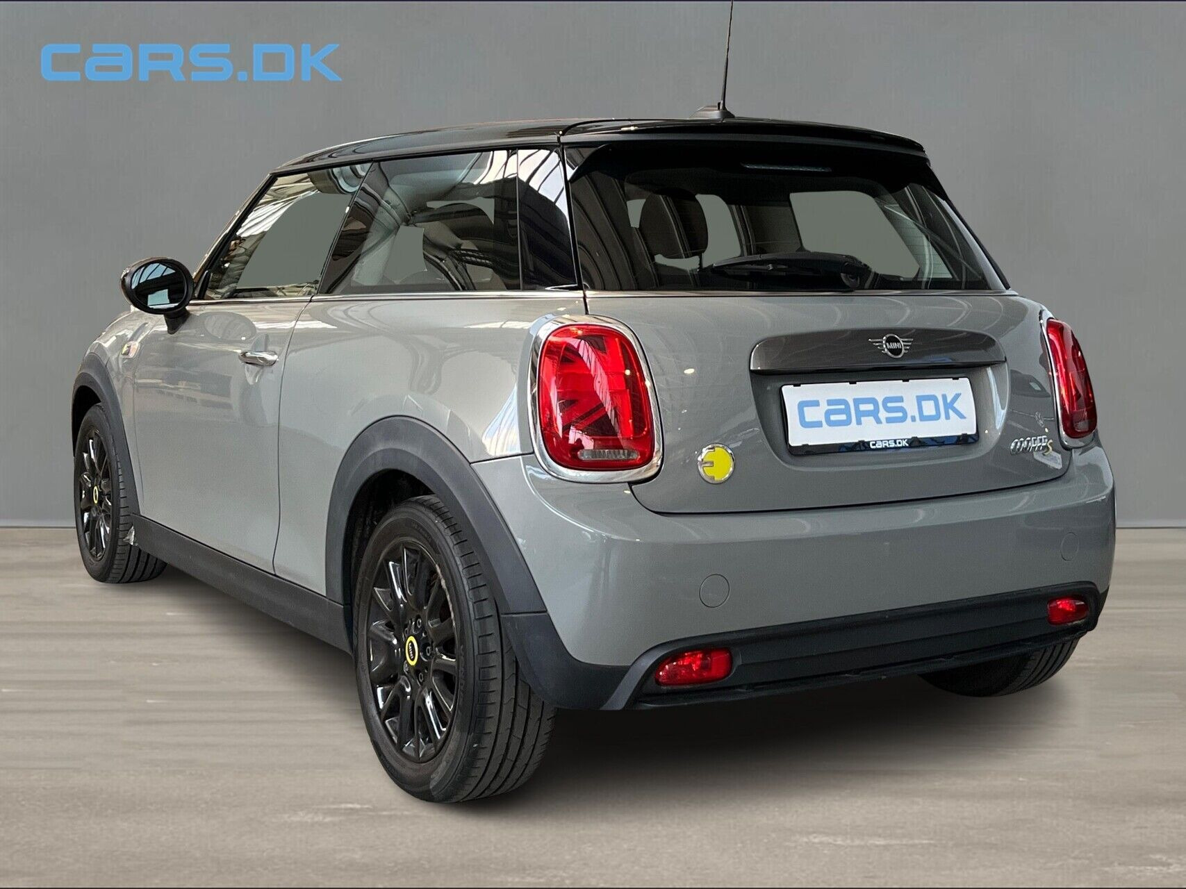 Grå Mini Cooper fra 2020
