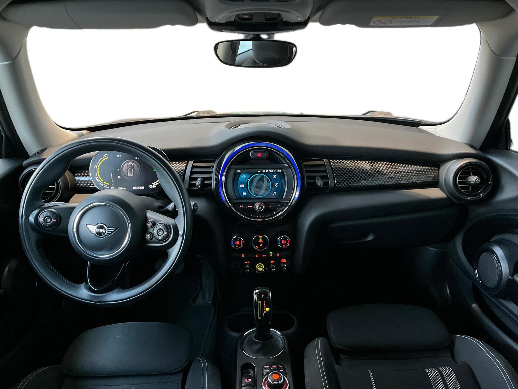 Grå Mini Cooper fra 2020