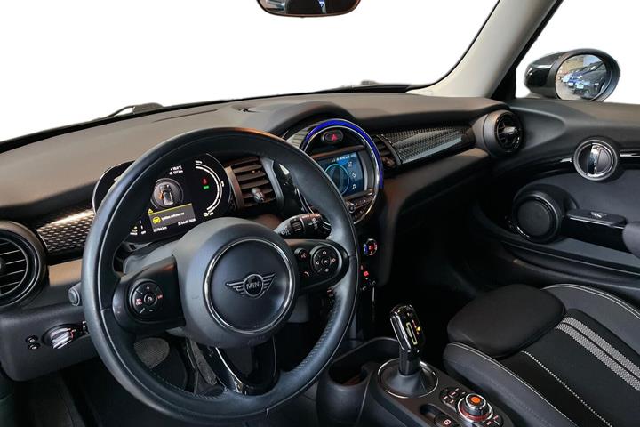 Grå Mini Cooper fra 2020