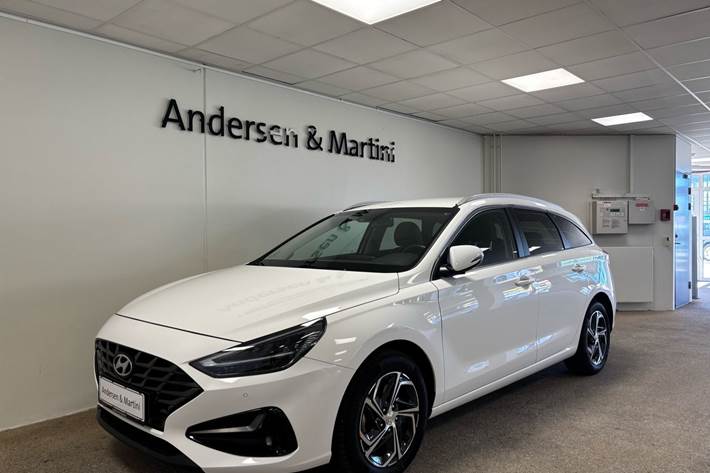 Hvid Hyundai i30 fra 2022