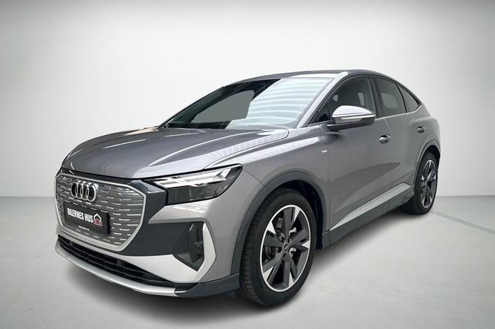 Grå Audi Q4 fra 2025
