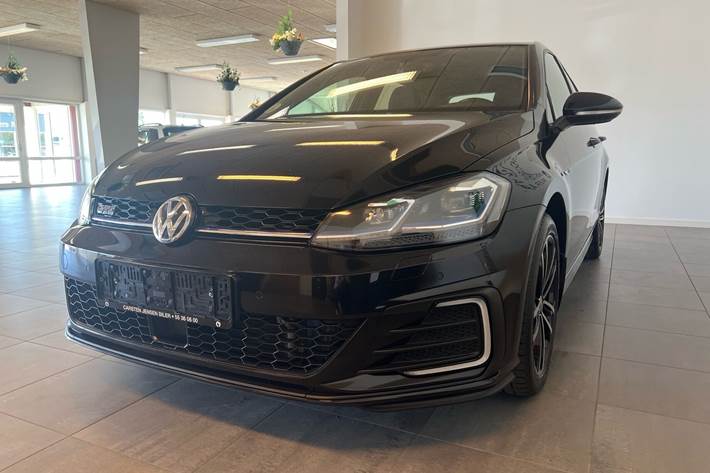 Sort VW Golf fra 2020