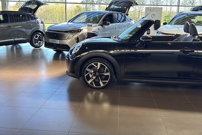 Sort Mini Cooper fra 2025
