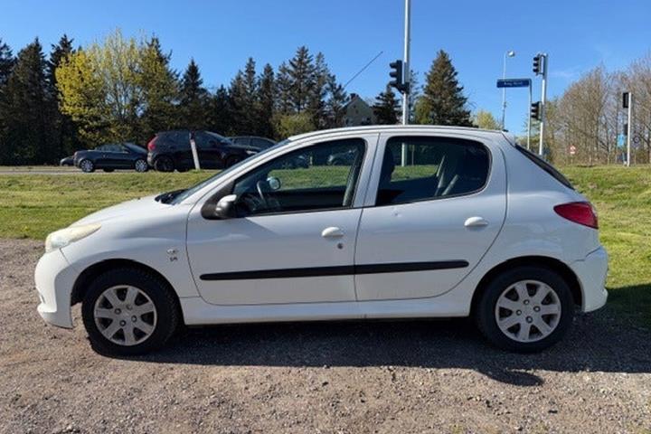 undefined Peugeot 206+ fra 2012