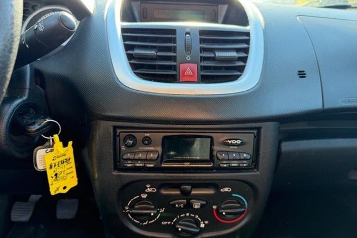 undefined Peugeot 206+ fra 2012
