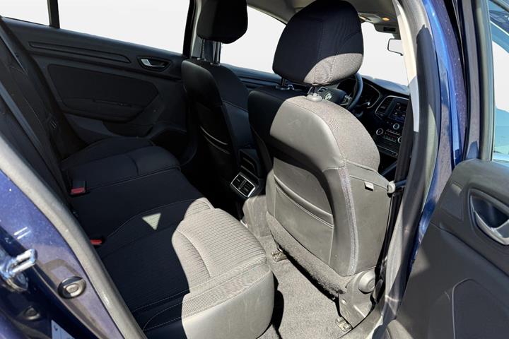 Blå Renault Megane IV fra 2018