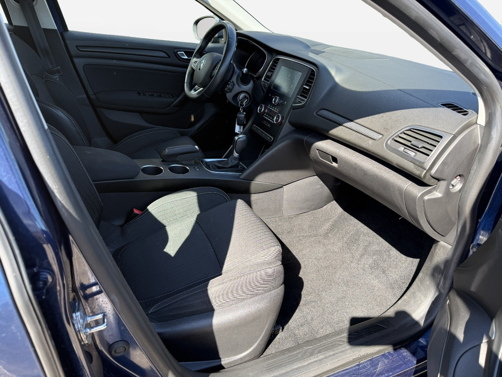 Blå Renault Megane IV fra 2018