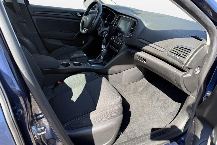 Blå Renault Megane IV fra 2018
