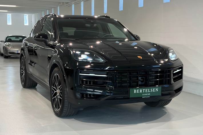 Sort Porsche Cayenne fra 2023