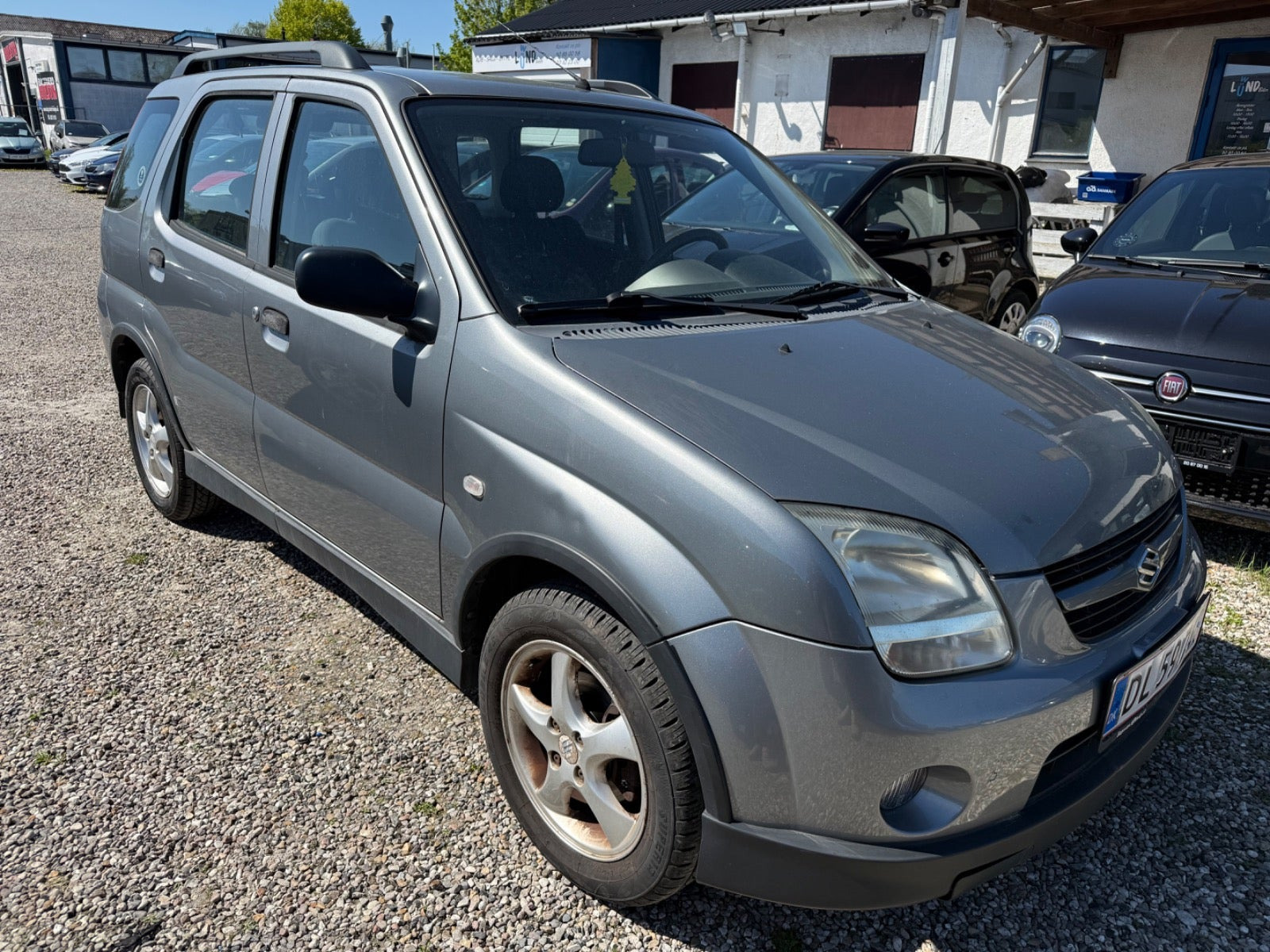 Grå Suzuki Ignis fra 2005
