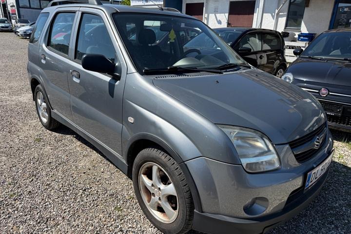 Grå Suzuki Ignis fra 2005