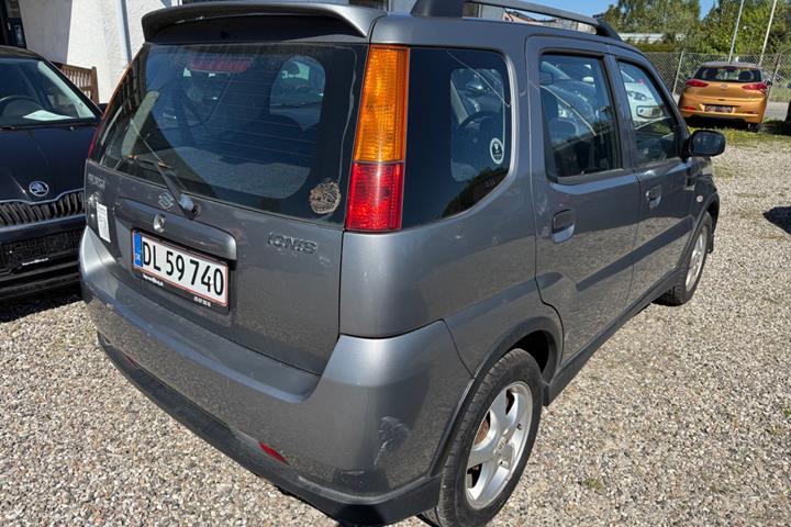 Grå Suzuki Ignis fra 2005