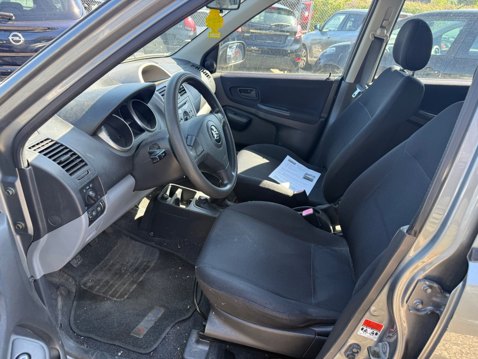 Grå Suzuki Ignis fra 2005