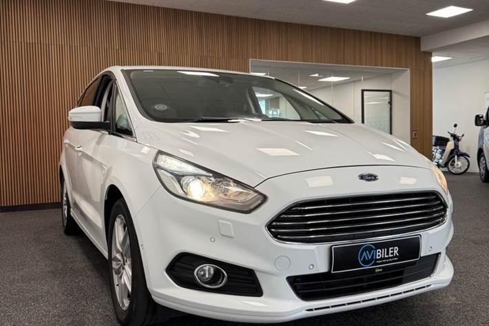 Hvid Ford S-MAX fra 2018