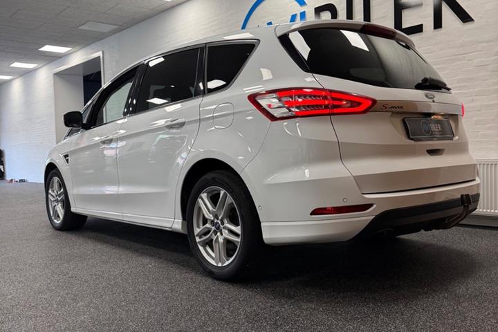 Hvid Ford S-MAX fra 2018