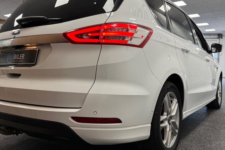 Hvid Ford S-MAX fra 2018