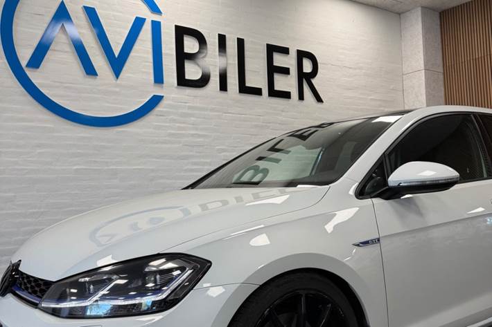 Hvid VW Golf VII fra 2017