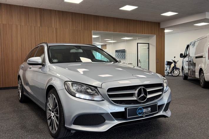 Blå Mercedes C200 d fra 2016