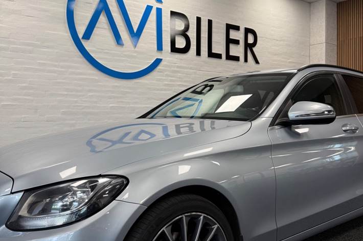 Blå Mercedes C200 d fra 2016