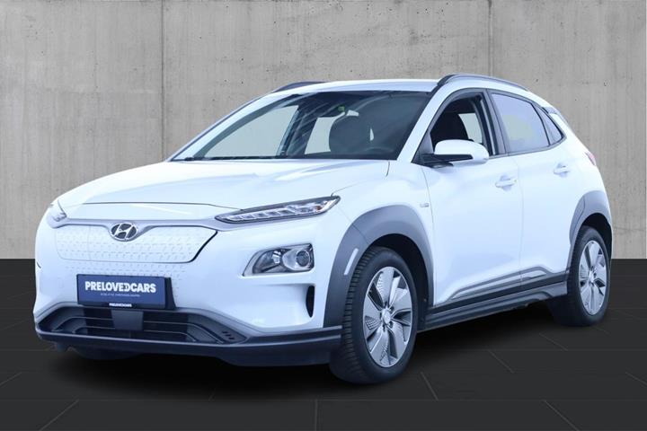 Hvid Hyundai Kona fra 2020 set udefra