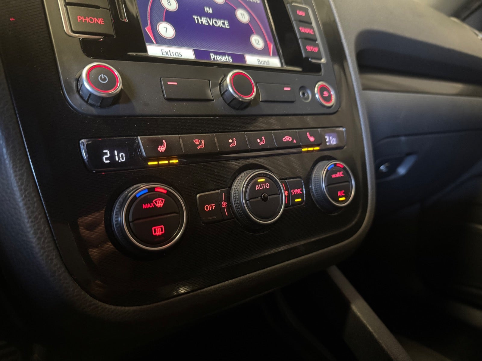 Grå VW Scirocco fra 2015