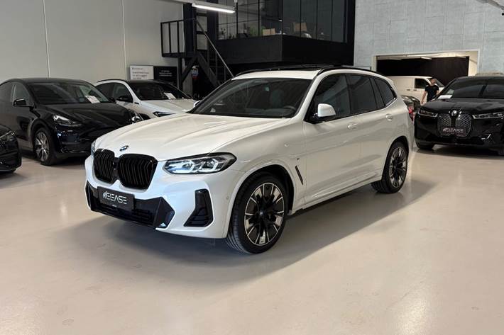 Hvid BMW iX3 fra 2023