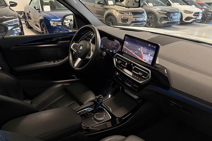 Hvid BMW iX3 fra 2023