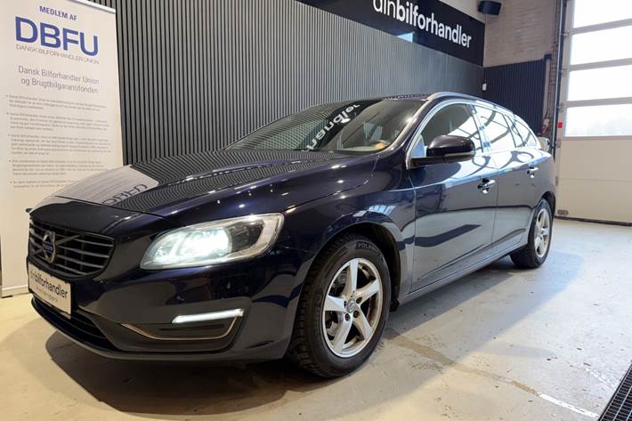 Blå Volvo V60 fra 2017