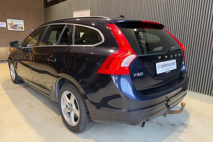 Blå Volvo V60 fra 2017
